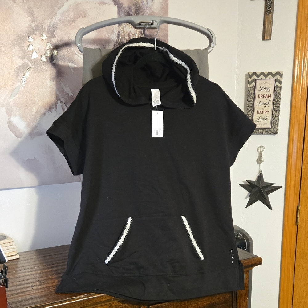 Livi Black Short Sleeve Hoodie with Pocket 10/12